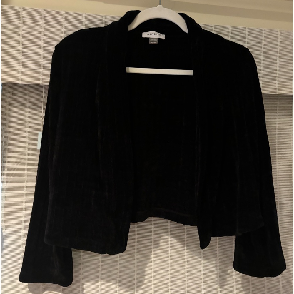 Calvin Klein women’s black knitted cropped cardigan size M